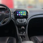 نمای کامل از داشبورد و مانیتور با ic صدای ژاپنی با کیفیت برند تسلامانیتور نصب روی داشبورد آریزو 5